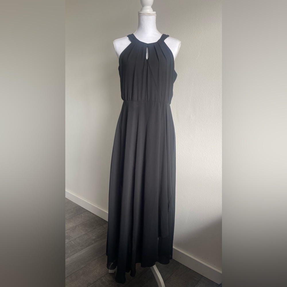 Formal Black Dress - Round neckline with Key hole opening
